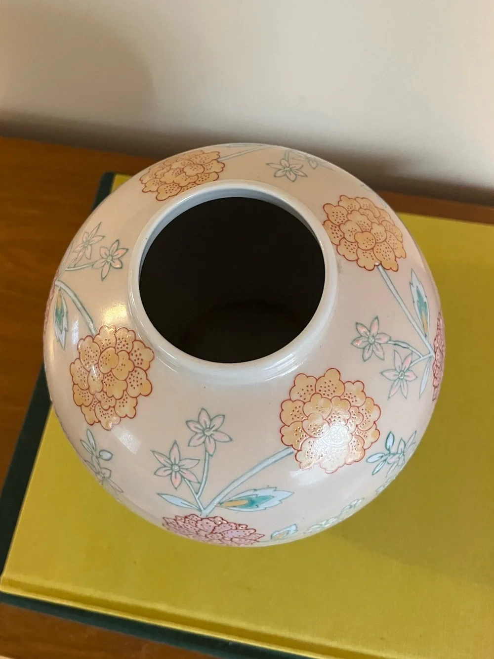 WBI Chinese Chinoiserie Porcelain Flower Vase